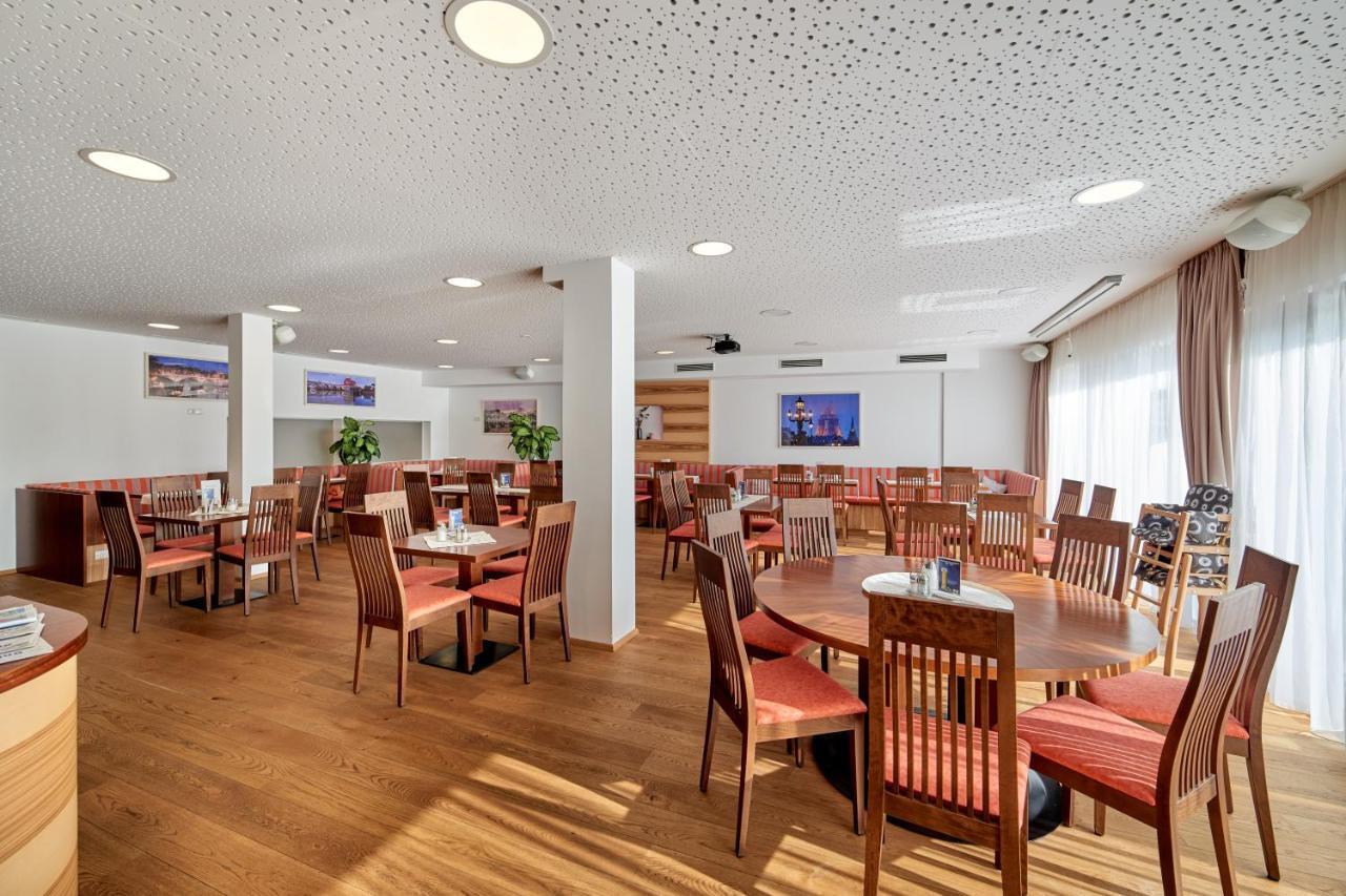 Hotel Gasthof-Strasser Tumeltsham 외부 사진
